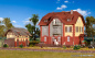 Preview: Kibri 39315 H0 Eisenbahner-Wohnhaus mit Baugerüst mit Nebengebäude