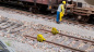 Preview: NOCH 13604 H0 3D-minis »Gleisknagge«, 10 Stück