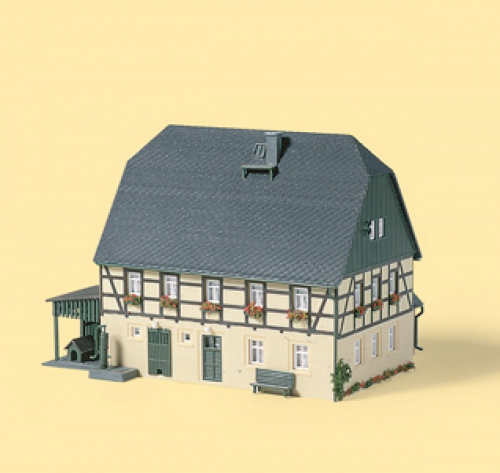 Auhagen 11359 H0 Großes Bauernhaus mit Stall und Schauer