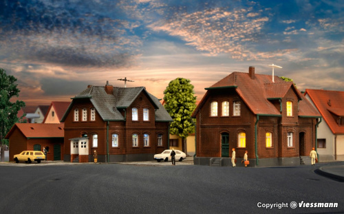 Preview: Kibri 36784 Z Werkswohnhaus, 2 Stück und ein Nebengebäude
