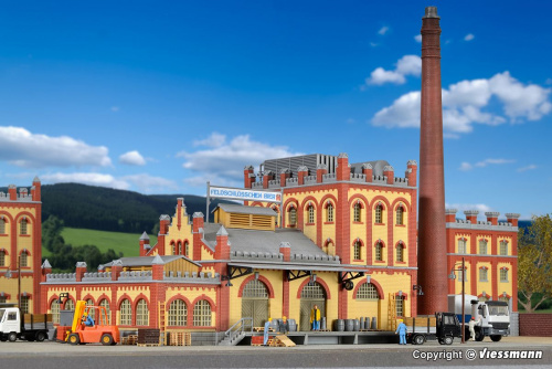 Preview: Kibri 39826 H0 Kühlhaus & Anlieferung Brauerei Feldschlösschen