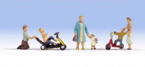 NOCH 15591 H0 Eltern und Kinder