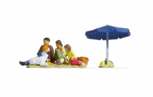 NOCH 15599 H0 Familie beim Picknick
