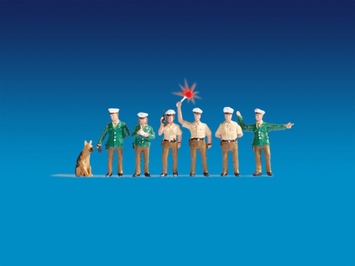 NOCH 17550 H0 Polizisten grün mit Hund, beleuchtet, Deutschland