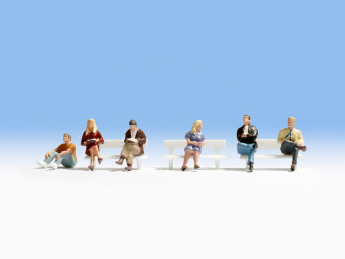 NOCH 45535 TT Sitzende (ohne Bänke)