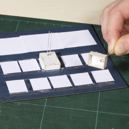 Preview: NOCH 60270 Elektro-Kit »Gebäude-Innenbeleuchtung«