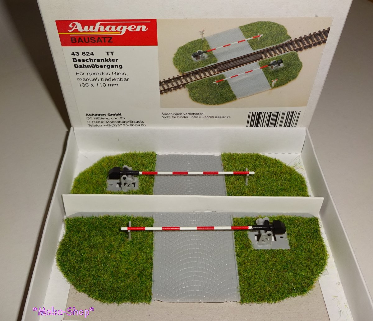 Auhagen 43624 TT Beschrankter Bahnübergang, gerade