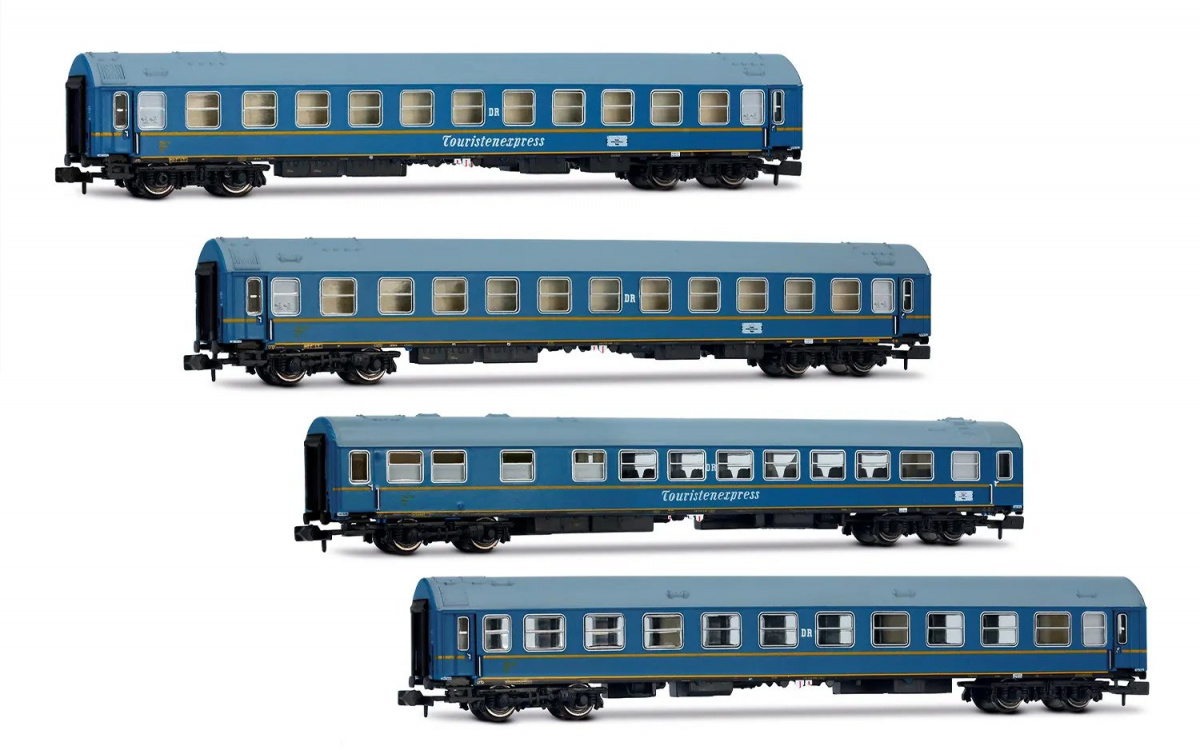 Arnold HN4420 N 4-tlg. Set Reisezugwagen »Touristen-Express«, DR, Ep. III