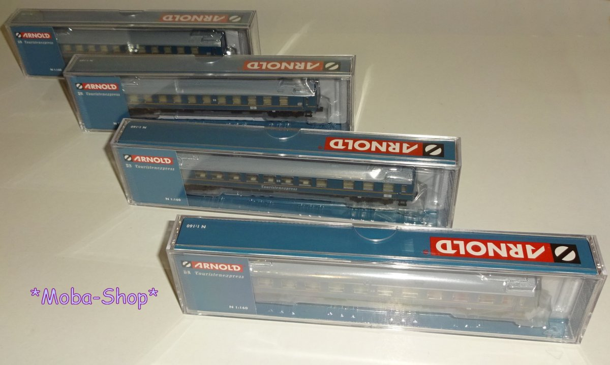 Arnold HN4420 N 4-tlg. Set Reisezugwagen »Touristen-Express«, DR, Ep. III
