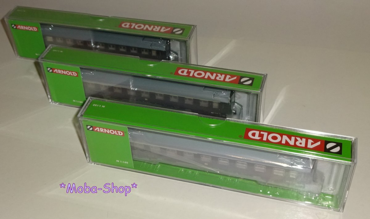Arnold HN4421 N 3-tlg. Set Reisezugwagen, DR, Ep. III