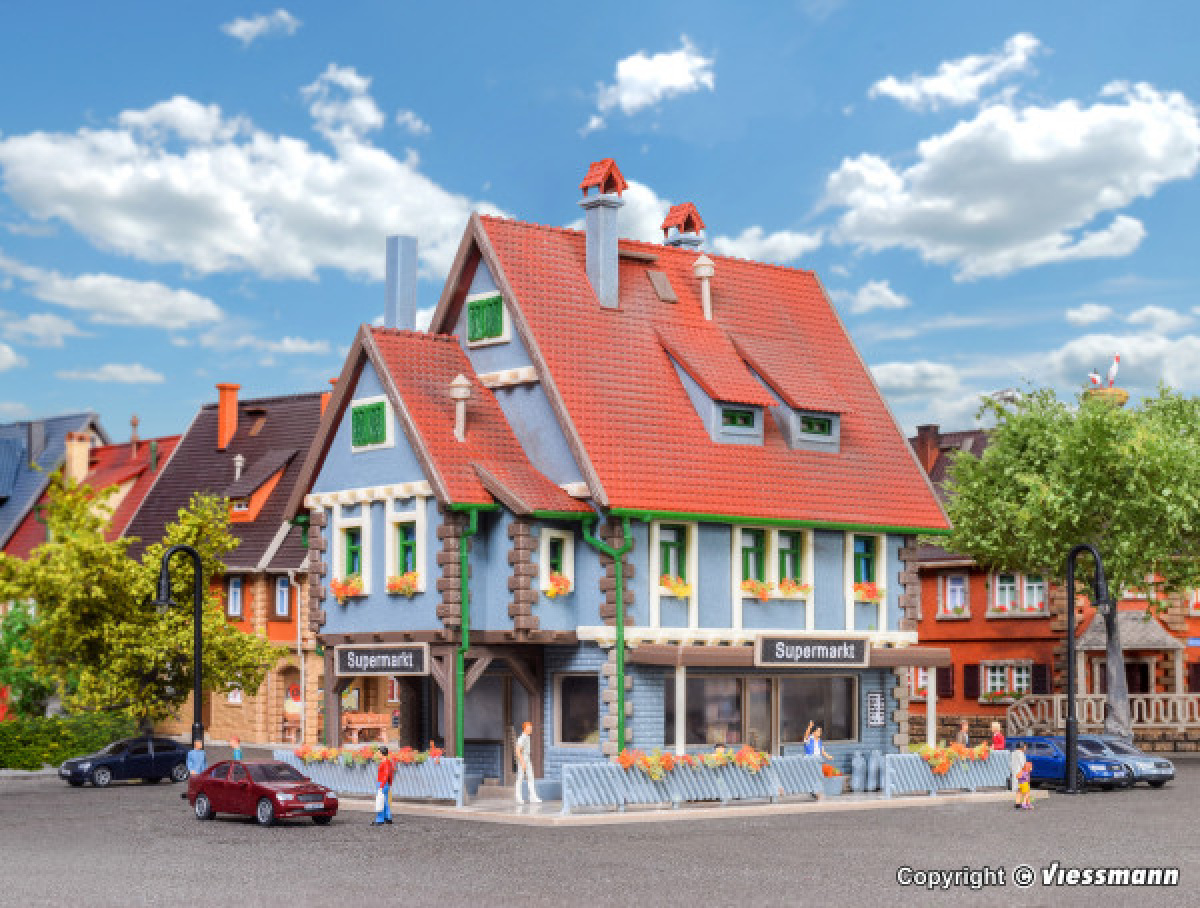 Vollmer 47660 N Supermarkt mit Inneneinrichtung, LED-Beleuchtung