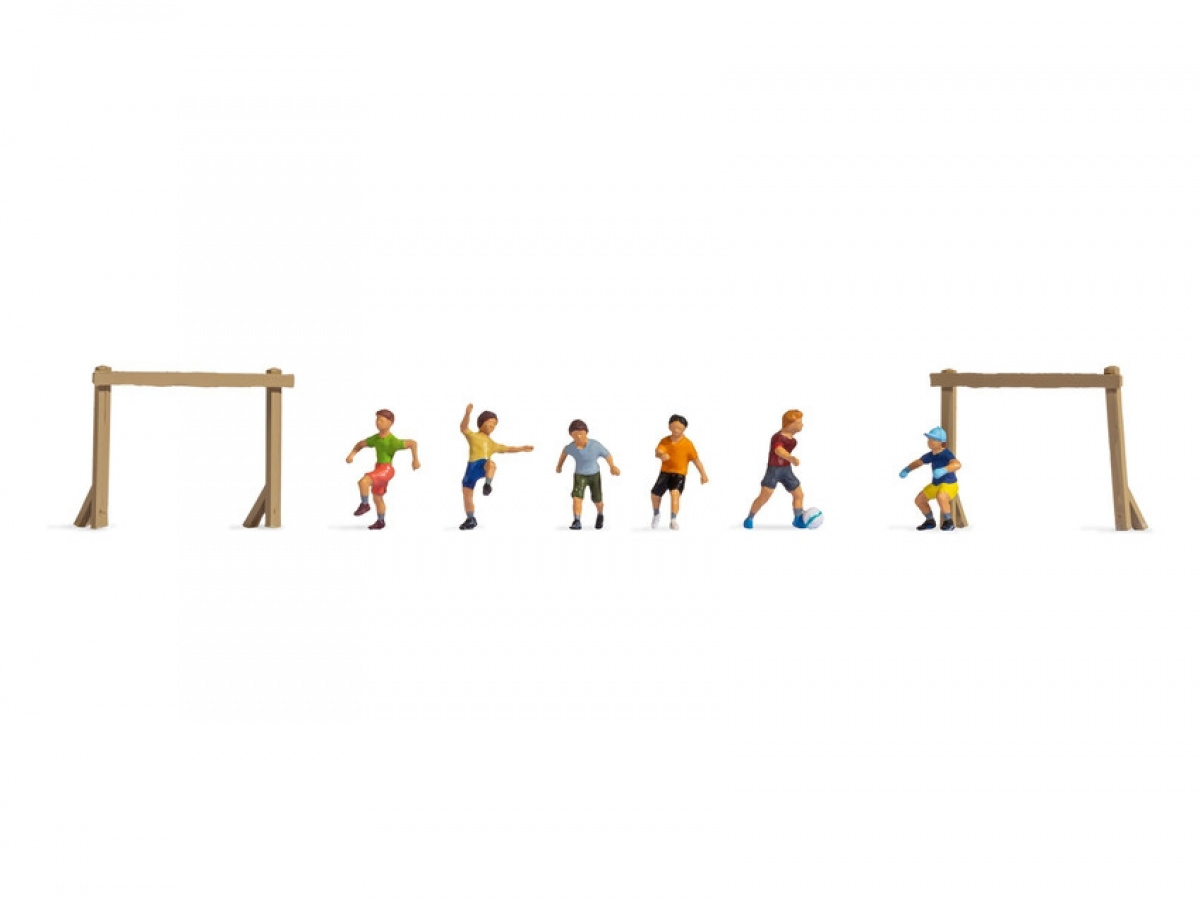 NOCH 45817 TT Kinder auf dem Bolzplatz