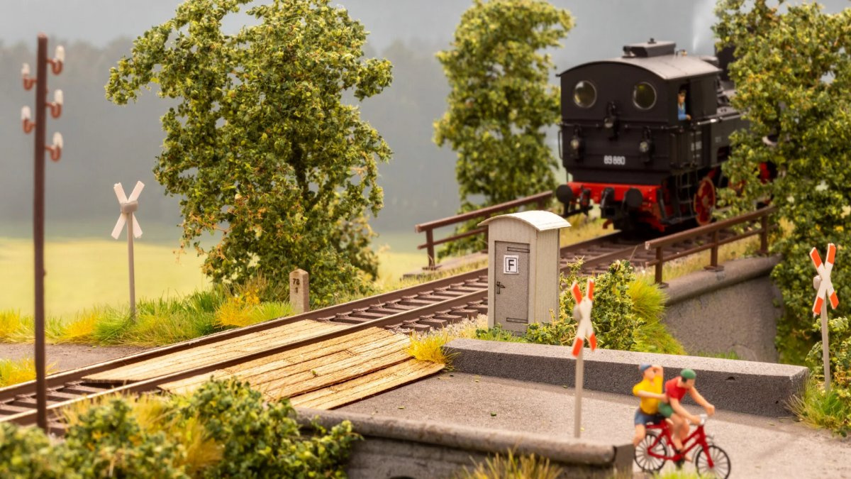 NOCH 66811 H0 LC Deko-Set »Rechts und links der Gleise«