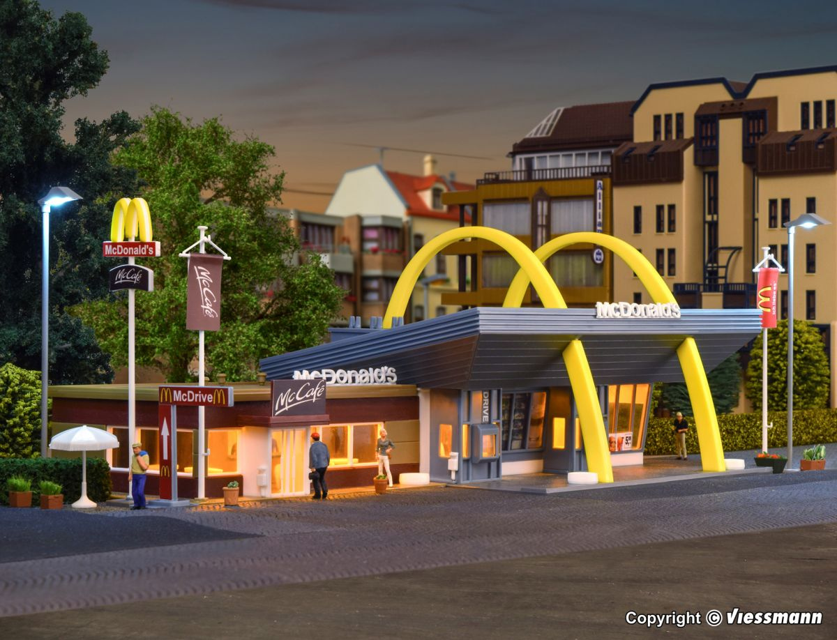 Vollmer 3635 H0 McDonald's Restaurant mit McCafé