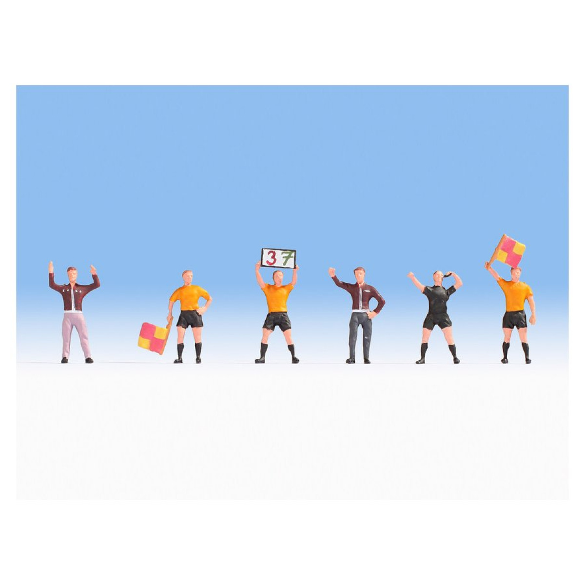 NOCH 15989 H0 Schiedsrichter und Trainer